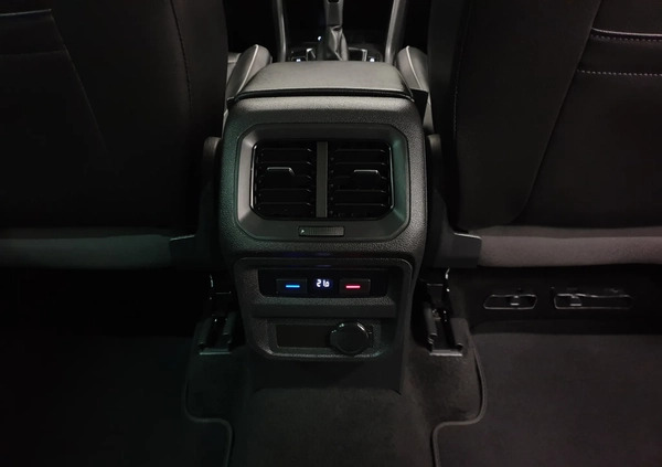 Volkswagen Tiguan cena 134999 przebieg: 141000, rok produkcji 2021 z Głuszyca małe 781